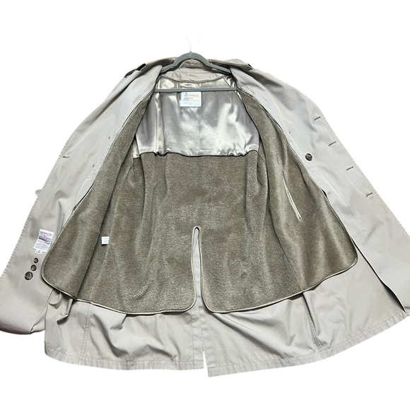 London Fog - Men’s Dressy Trench Coat Sz. 44 Short - Picture 5 of 11
